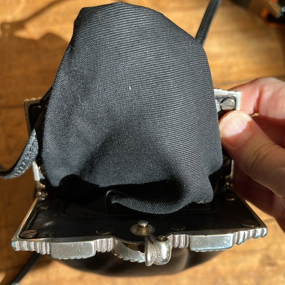 Small black leather evening bag. - Picture 5 of 6
